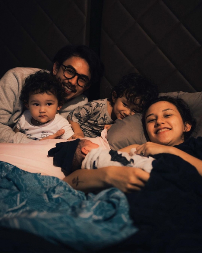Lahirkan Anak Ketiga, Begini Potret Perjalanan Kehamilan Dahlia Poland Istri Fandy Christian