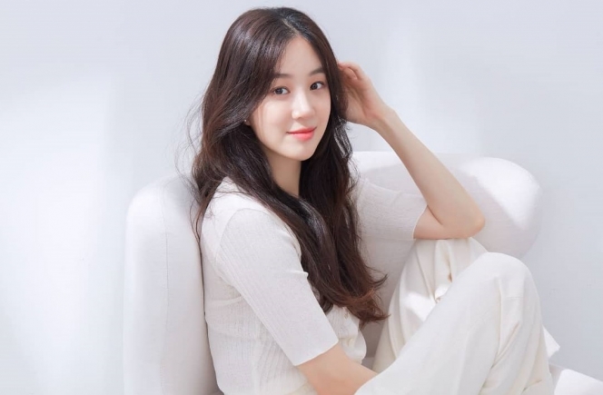 Krystal Jung Baru Bergabung, Ini Deretan Artis Terkenal H & Entertainment Lainnya