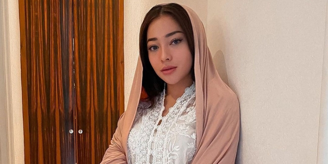 Panutan Banget, Sederet Artis Cantik Ini Putuskan untuk Khatam Al-Quran Sebelum Menikah