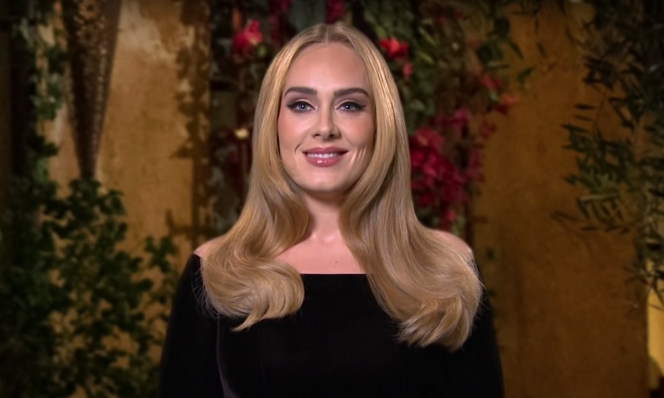 Adele Jadi Host SNL, Ini 10 Potret Terbarunya yang Terlihat Makin Memesona