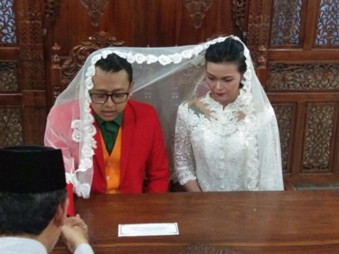 Deretan Potret Pernikahan Anti Mainstream Orang Indonesia yang Bikin Melongo