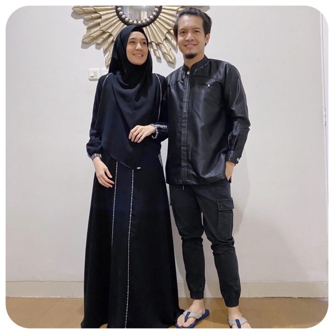 Deretan Keluarga Artis Indonesia Ini Putuskan untuk Hijrah, Adem Banget Lihatnya