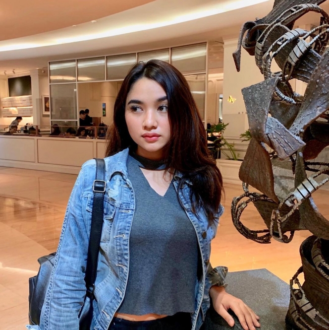 10 Potret Cantik Karen Claudia Rantung, Kontestan Indonesian Idol yang Mirip Ashanty