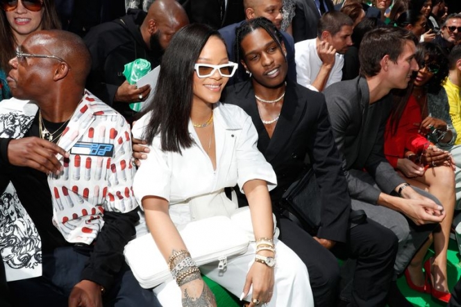 Go Public, Ini Potret Kebersamaan Rihanna dan A$AP Rocky yang Udah Resmi Pacaran!