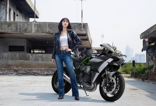 10 Potret Larissa Rochefort, Cosplayer Cantik yang Wakili Indonesia di Jepang!
