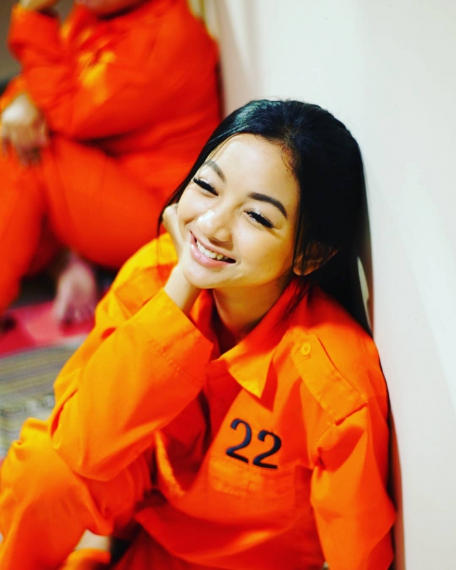 Deretan Foto Glenca Chysara Pakai Baju Tahanan di Ikatan Cinta, Dipuji Cantik oleh Netizen