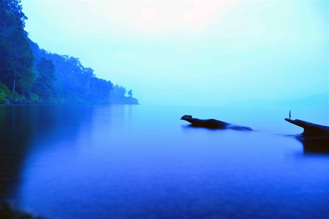 Bikin Merinding, Ini 10 Danau di Atas Gunung Paling Angker di Indonesia