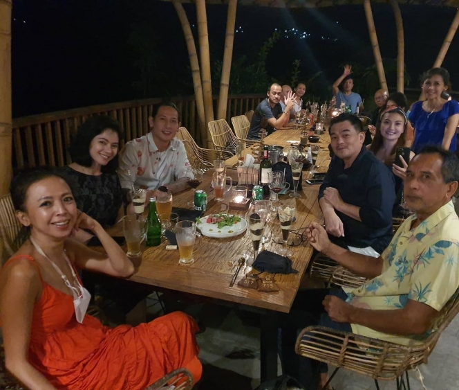 Go Public, Ini Momen Mesra Chef Juna dan Citra Anidya yang Lagi Liburan Bareng di Bali