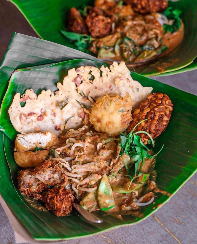 5 Ragam Nasi Pecel yang Populer di Indonesia