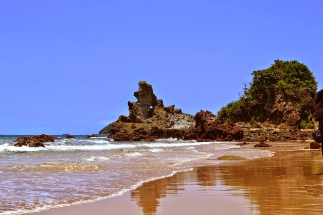 Ini 10 Pantai Angker Tempat Bersemayamnya Nyi Roro Kidul