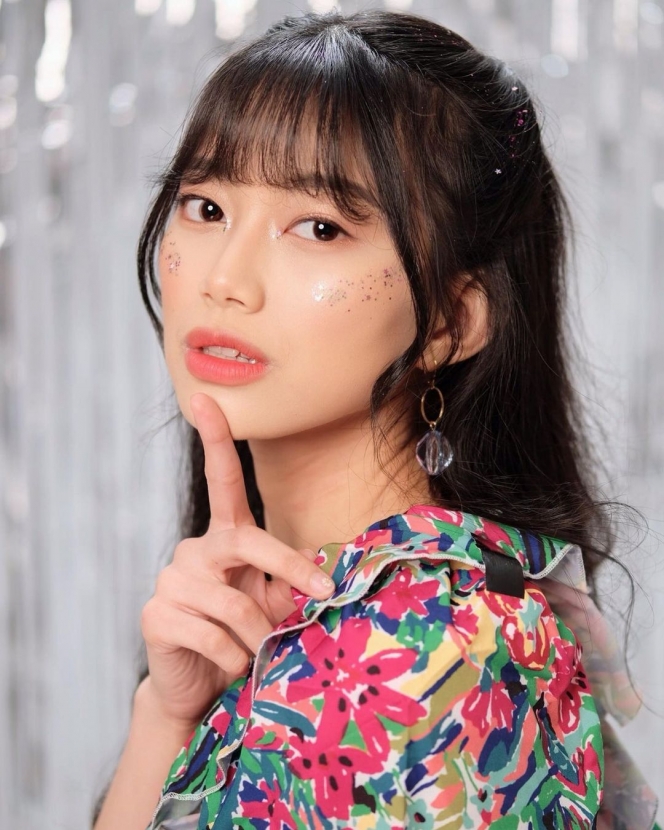 10 Potret Cantik Desy Genoveva, Eks JKT48 yang Dianggap Mirip Bae Suzy