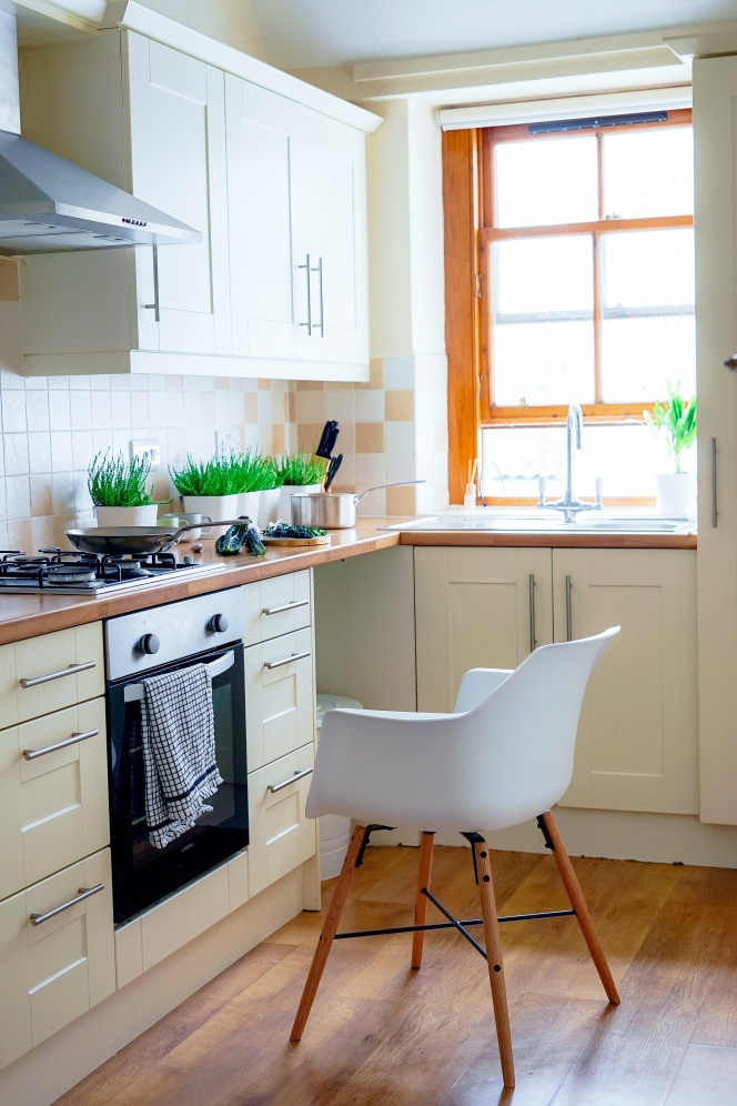 Gak Usah Pusing Bun, Ini 5 Cara Mudah dan Murah untuk Menyulap Tampilan Dapur