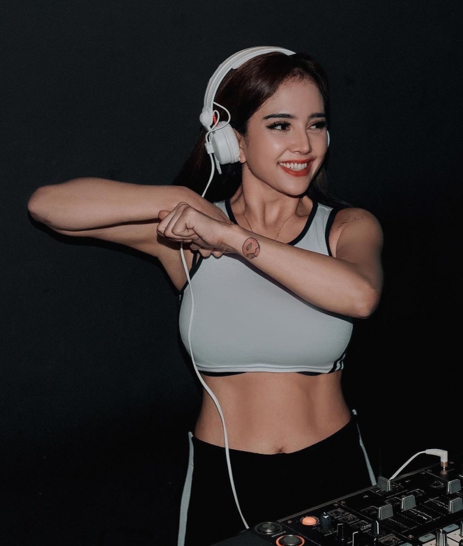 10 Potret Panas DJ Joana, Selebriti Cantik yang Lagi Viral di Jagat Maya