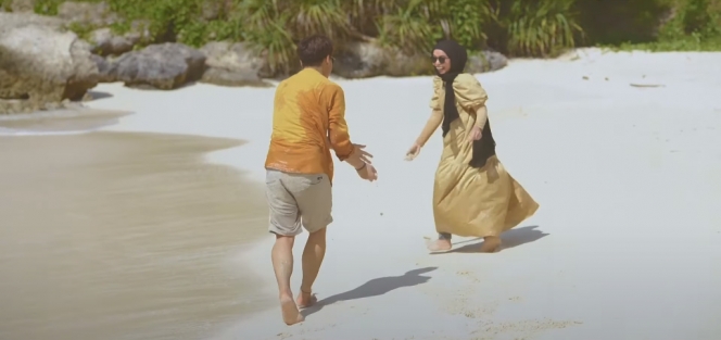 Rizky Billar Unggah Video Perjalanan Cintanya dengan Lesty Kejora, Fans Auto Baper