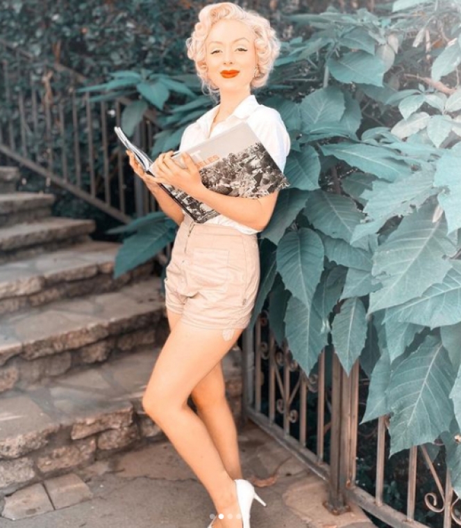 10 Potret Jasmine Chiswell, Seleb TikTok yang Jadi Kaya Raya karena Mirip Marilyn Monroe