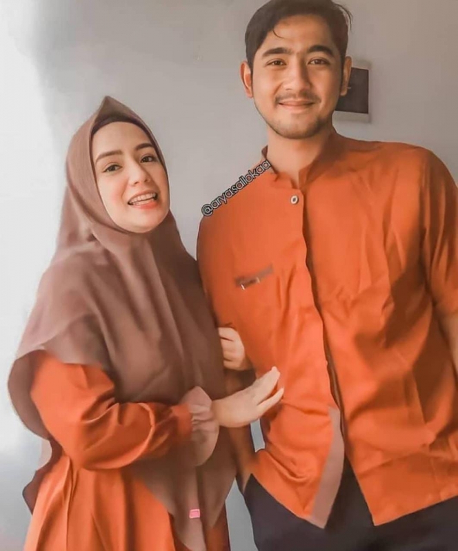 10 Potret Arya Saloka dan Putri Anne Pakai Baju Kembaran, Serasi dan Kompak Banget