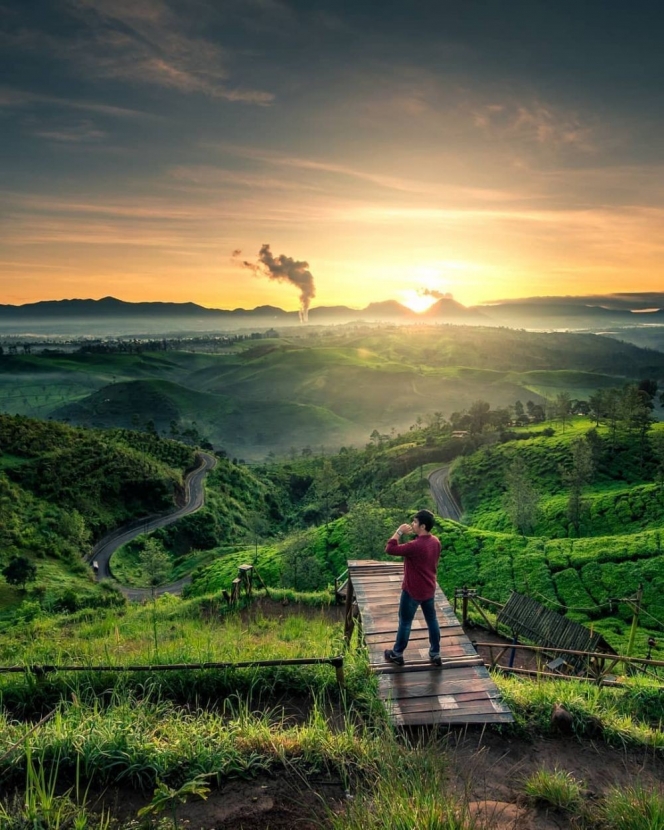 8 Potret Spot Foto Sunrise Terbaik di Bandung, Bikin Mata Enggan Berkedip!
