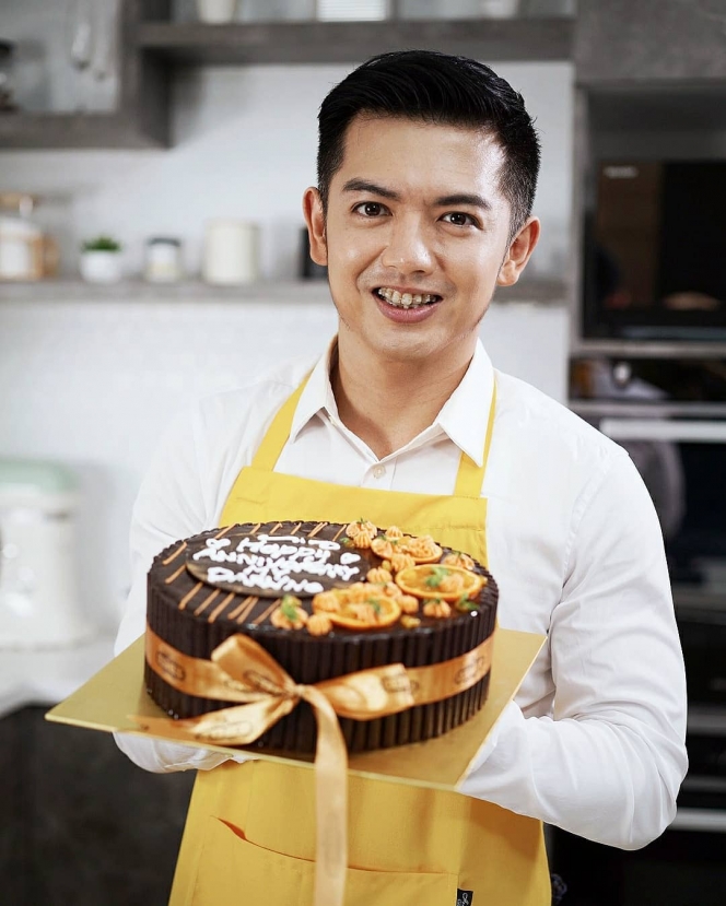 Hobi Masak, 10 Selebriti Ini Lihai Mengolah Makanan Bak Seorang Chef!