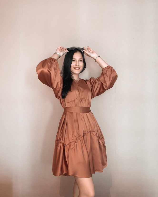 10 Potret Cantik Yasmine, Selebgram Malaysia yang Dikabarkan Dekat dengan Aditya Zoni