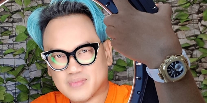 10 Artis Cowok Indonesia dengan Rambut Warna Mencolok, Gayanya Kayak Idol Korea!