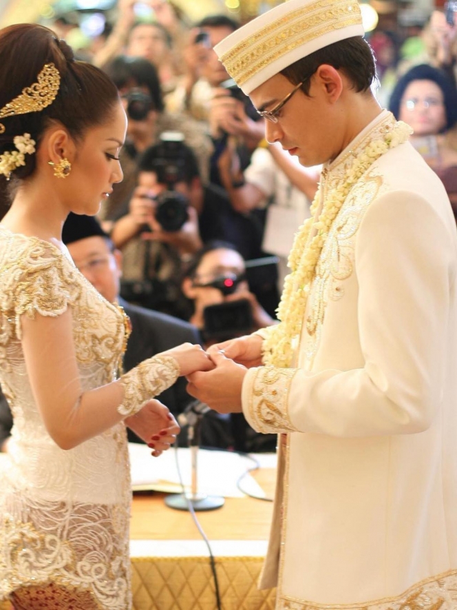 10 Pasangan Artis Ini Menikah Menggunakan Jasa WO Rina Gunawan, Ada yang Dapat Rekor MURI Lho!