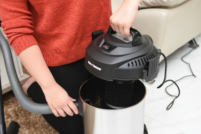 6 Tips Perawatan dan Pembersihan Vacuum Cleaner yang Wajib Moms Ketahui