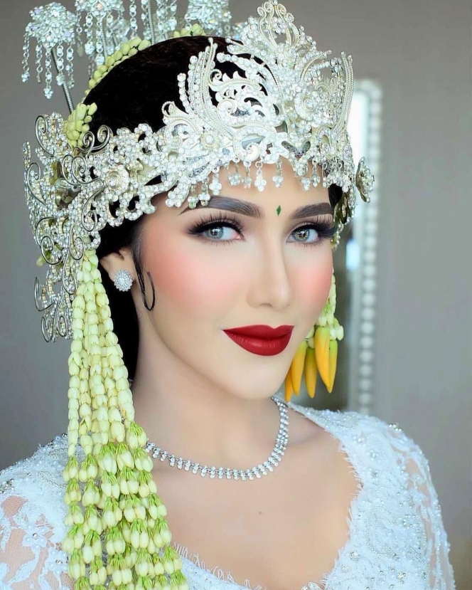 10 Potret Pernikahan Syahra Larez Mantan Rizky Billar, Cantiknya Bikin Pangling lho