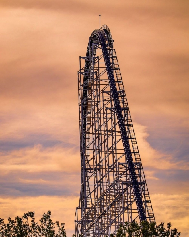 10 Potret Roller Coaster Paling Tinggi dan Menakutkan di Dunia, Siapa Berani Coba?