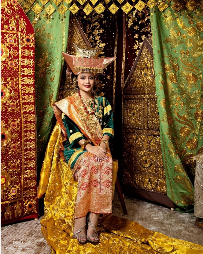 Intip Potret Prewedding Atta Halilintar dan Aurel Hermansyah Pakai Baju Adat Minang
