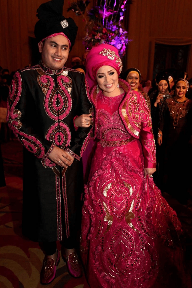 10 Selebriti Indonesia yang Gelar Pesta Pernikahan Super Mewah bak Negeri Dongeng, Bikin Iri!