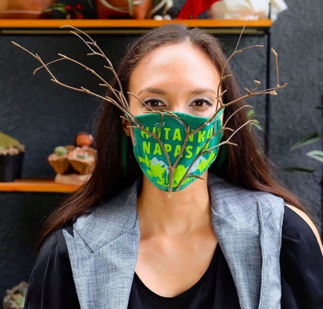 Intip Deretan Masker Nadine Chandrawinata yang Unik, Punya Arti di Setiap Pola