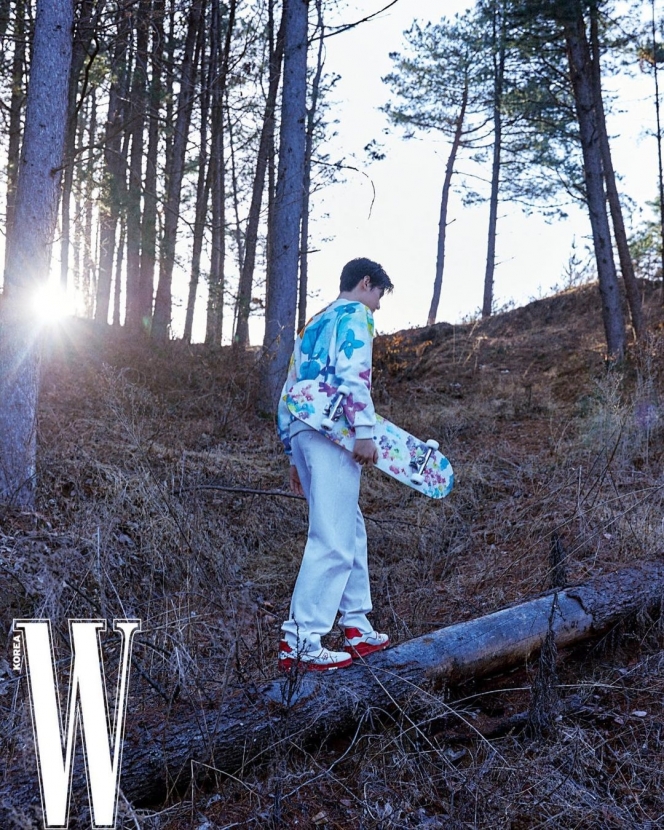 10 Pesona Cha Eun Woo Pemotretan untuk Louis Vuitton, Gayanya Bak Seorang Pangeran