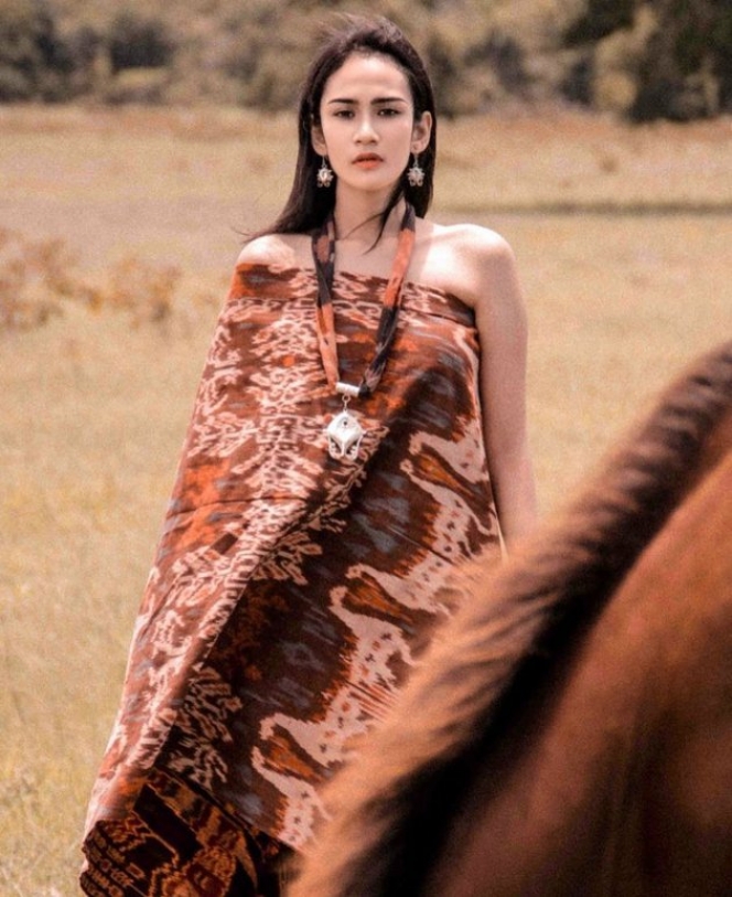 10 Potret Intan Wisni, Miss Eco Indonesia yang Dicibir Karena Nggak Bisa Ngomomg Bahasa Inggris
