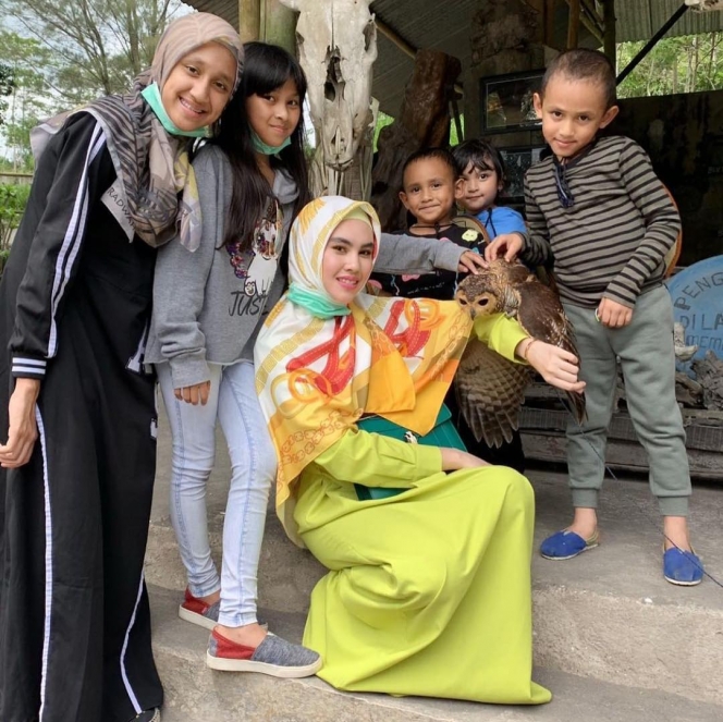 10 Potret Syarifah Syahra Anak Sambung Kartika Putri yang Pergi Sekolah ke Yaman