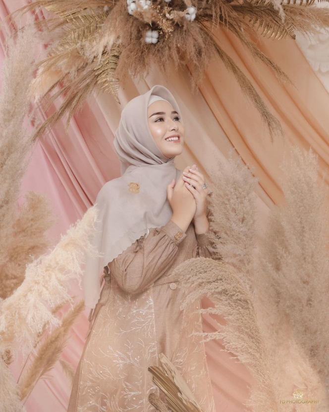 9 Potret Pemain Ikatan Cinta Pakai Baju Muslim, Suasana Bulan Ramadan Makin Terasa!
