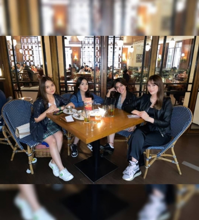 6 Potret Cantik Anggota Girlband Girls Girls, Ada Aisyah Aqilah Sampai Amanda Caesa lho
