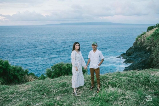 Tanpa Ruben Onsu, Ini Potret Liburan Sarwendah di Bali Bersama Betrand dan Kedua Putrinya