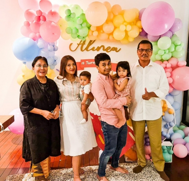 8 Potret Perayaan Ulang Tahun ke-2 Alinea, Anak Raditya Dika dengan Tema Ice Cream