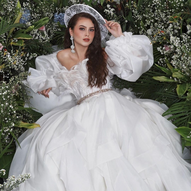 10 Potret Amara Angelica, Model Cantik yang Dikabarkan Dekat dengan Gading Marten
