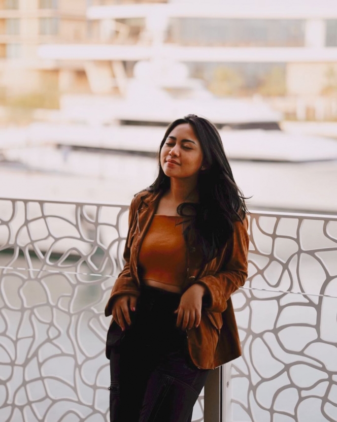 Heboh Pakai Outfit Murah, Berikut 10 Potret OOTD Rachel Vennya saat Liburan ke Dubai