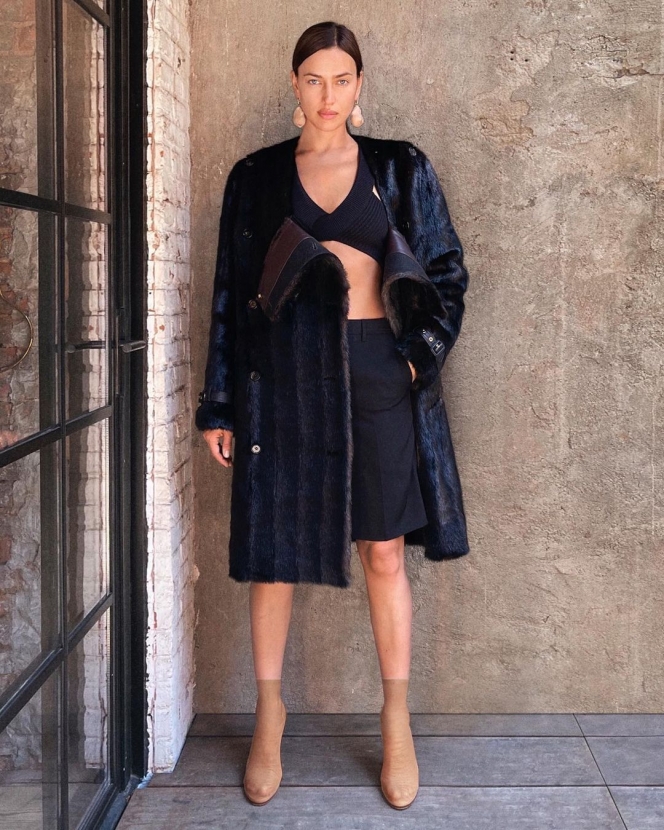 7 Potret Cantik Irina Shayk, Model Asal Rusia yang Diisukan Dekat dengan Kanye West