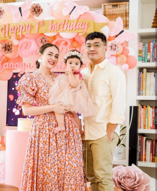 Potret Perayaan Ultah Pertama Baby Cara Rose Anak Rianti Cartwright yang Serba Pink, Super Cute!