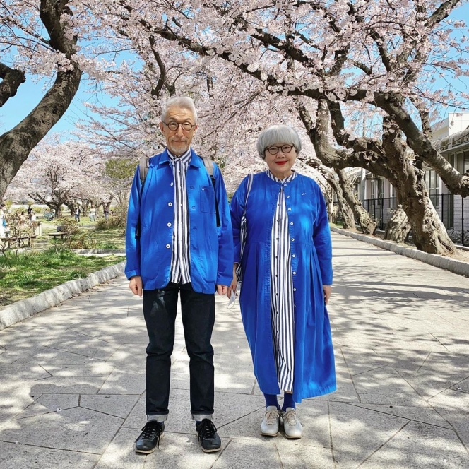 10 Potret OOTD Bon dan Pon, Pasangan Lansia yang Selalu Pakai Baju Serasi selama 41 Tahun Menikah