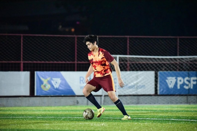 Potret Irzan Faiq yang Main Bola, Skill-nya Nggak Kalah dengan Atlet Tingkat Dunia