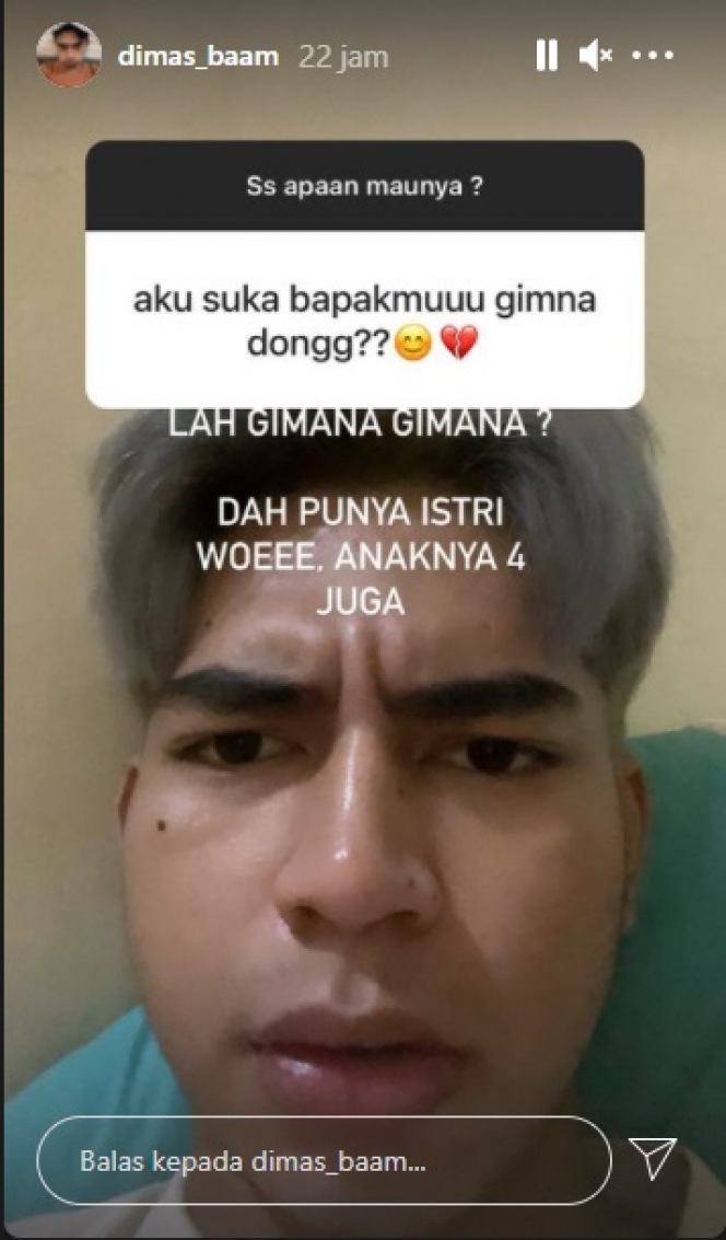 7 Potret Dimas Ahmad dengan Rambut Warna Silver, Makin Mirip Idol Kpop!