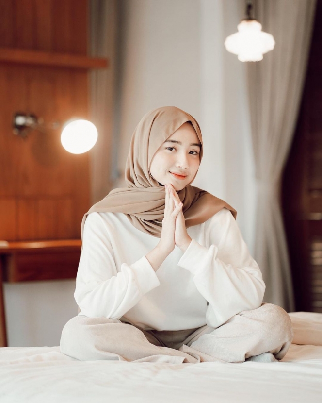 Bikin Pangling, Ini 10 Pesona Anselma Putri Pakai Hijab