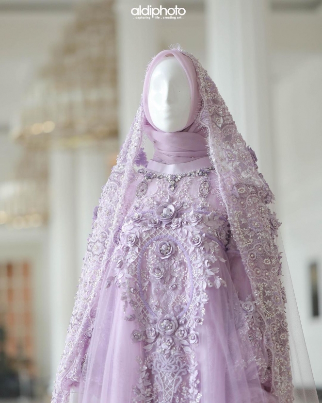 Potret Lesti Kejora saat Prosesi Pengajian, Gunakan Kebaya Full Embroidery Bak Putri Raja Victoria