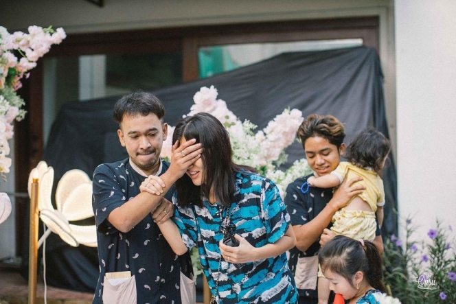 11 Momen Perayaan Ulang Tahun Sarwendah Bareng Keluarga, Dapat Kejutan Tak Terduga