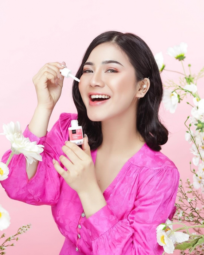 7 Selebriti Indonesia Ini Sukses Jalankan Bisnis Skincare, Hasilnya Gak Main-Main!