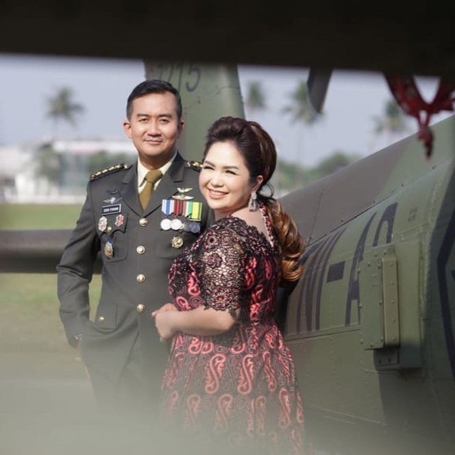 Siap Menikah, Ini 7 Potret Joy Tobing dan Sang Kekasih Lakukan Prewedding Bertema Militer